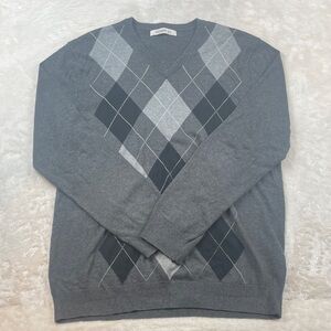 Old Navy Men's Gray Argyle V-Neck Sweater